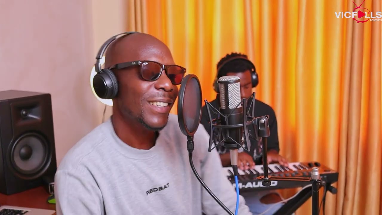 Breeze Sox | Acoustic Session | Troeskybeats Studio | Downtown Playlist 