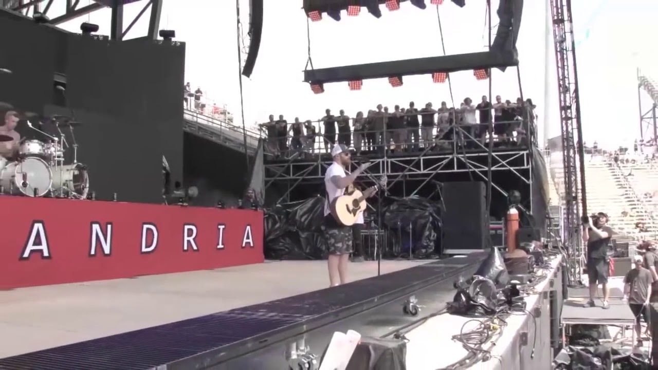 Asking Alexandria-Moving On(live at Rock On The Range 2018)