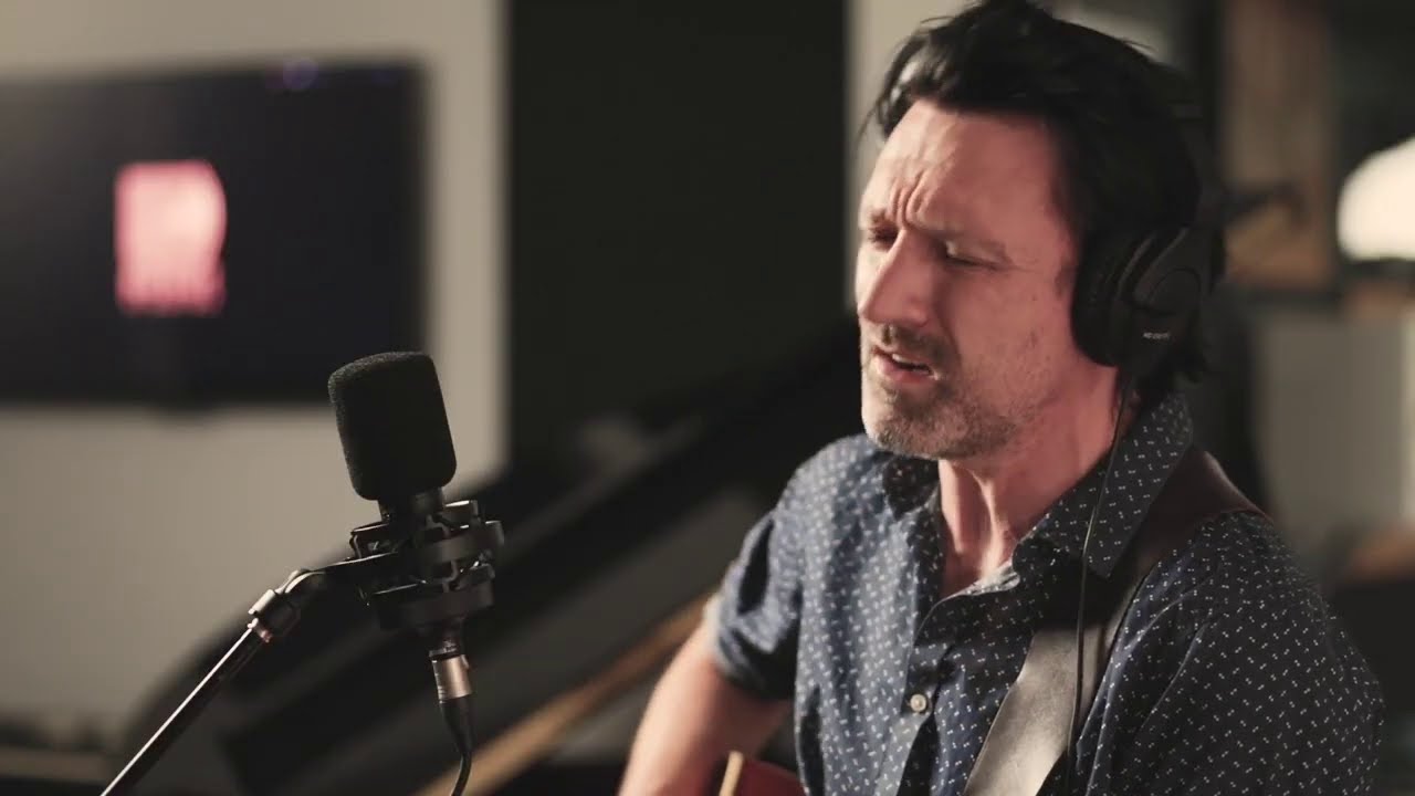 Paul Dempsey (Something for Kate) - 'Situation Room' live acoustic (from 'The Modern Medieval' )