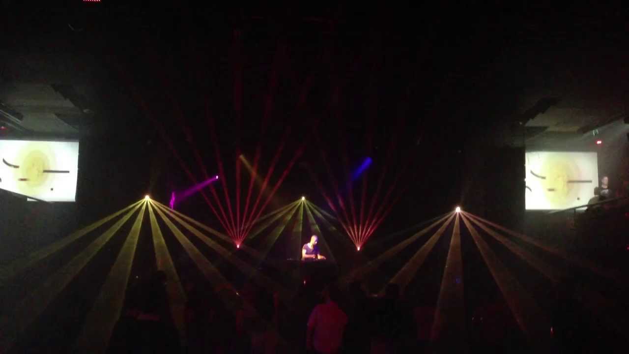 Лазерное шоу в клубе Космонавт от 3D Laser Show