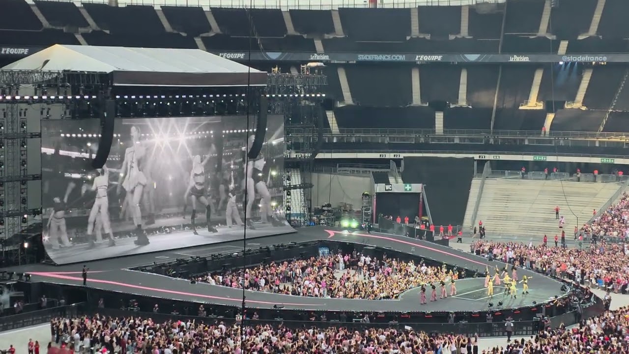 Blackpink Deadline world tour   in Paris 03-08-2025