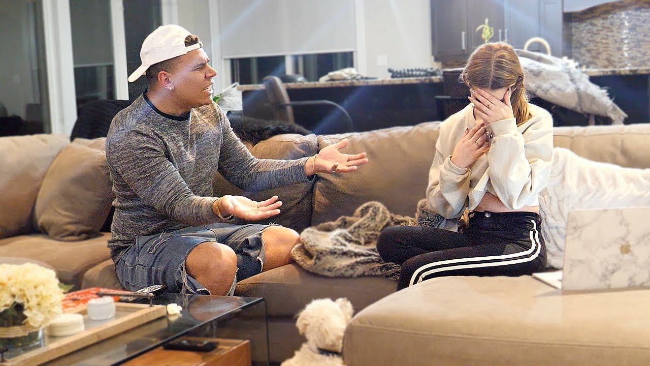GIRLFRIEND HICKEY PRANK ON ME!! (I GOT SO MAD)