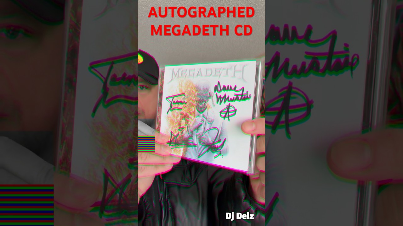 Распаковка CD с автографами Megadeth 