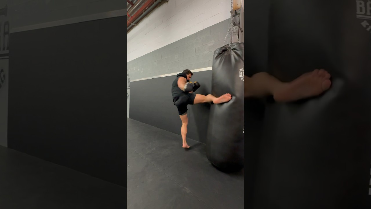 ⁠Build ur conditioning by smashing the bag like it stole from you 😤 @HayabusaInc @PERFECTSports