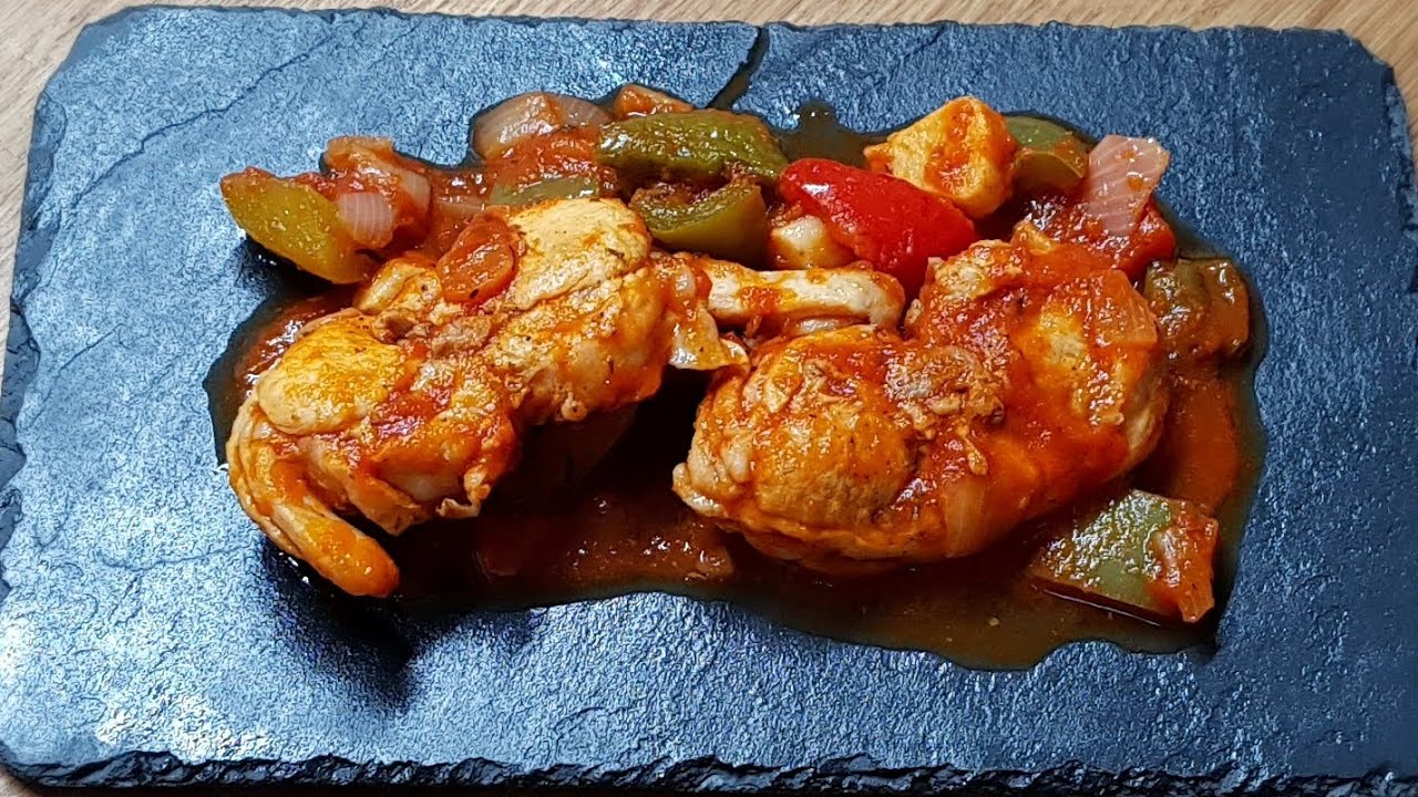 Conejo con tomate