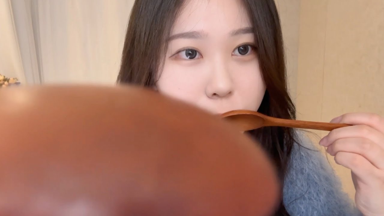 ASMR 나무 숟가락 이팅유