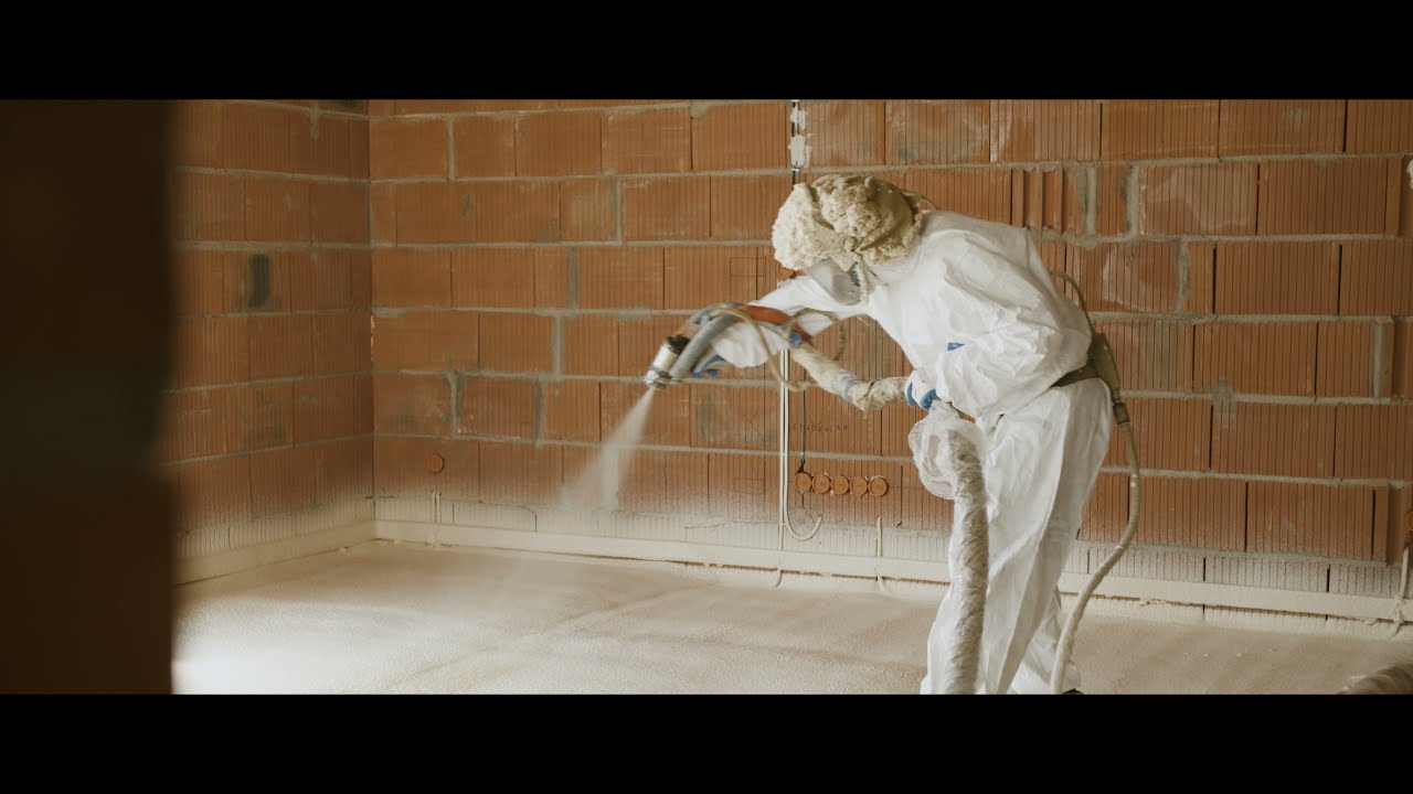 Izolacja posadzki pianą natryskową Crossin