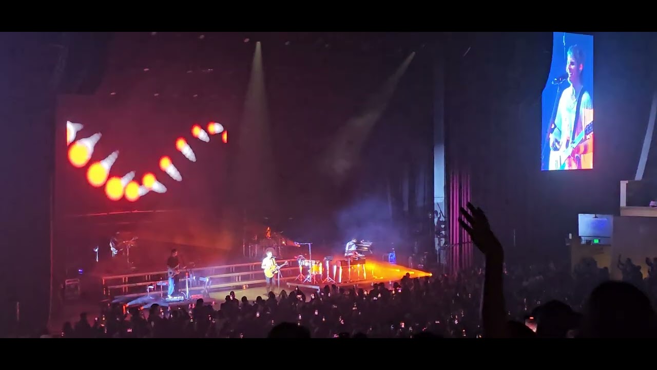 Foster The People - Sit Next To Me live at Monterrey 