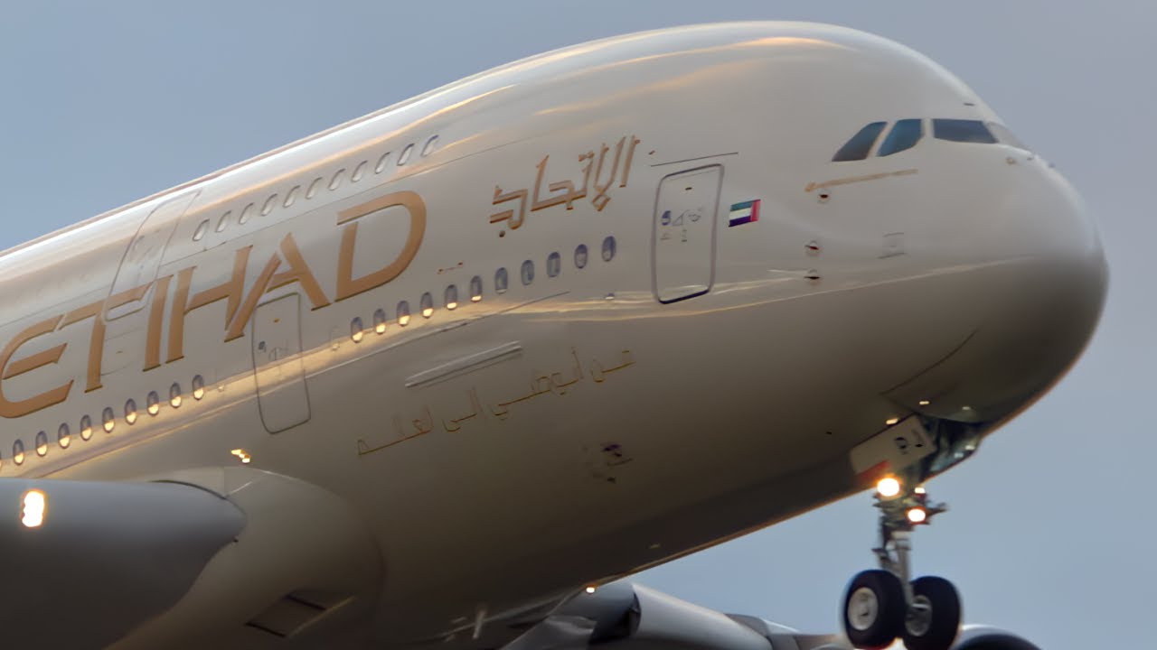 Etihad Airbus A380 Touchdown at London Heathrow
