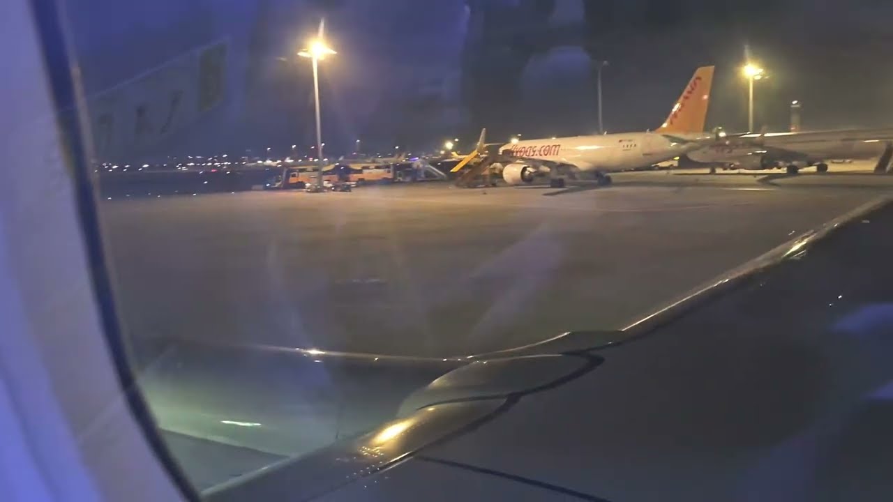 AJet Airlines Boeing 737-MAX 8 (TC-OHI) | SAW (Istanbul) - ADB (Izmir) Night Takeoff