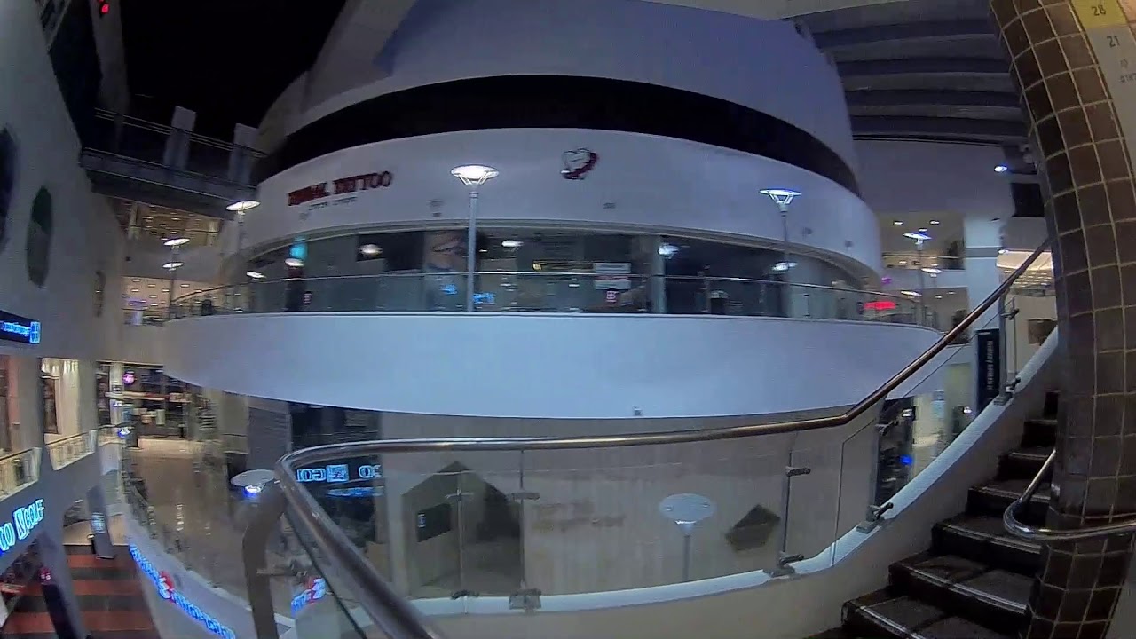 flying inside Dizengoff Center