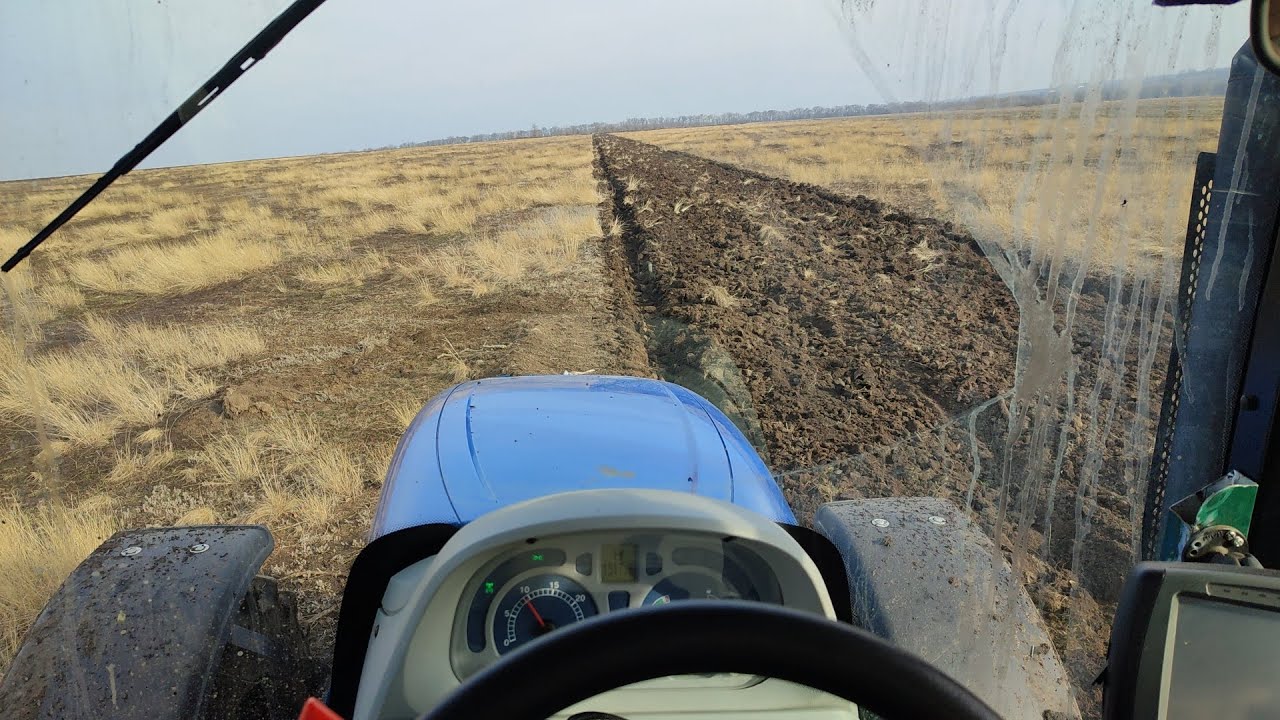 ❗❗оремо виноград, мокро, болото❗😬 Трактор New Holland T6050 з 4 корпусним плугом
