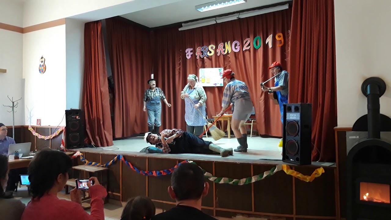 2019 02 23 Akai Farsang - iskolások, nyugdíjasok