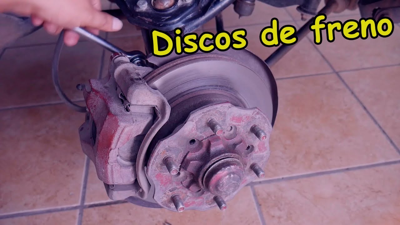 Cómo cambiar los discos de freno en la D21 Hardbody