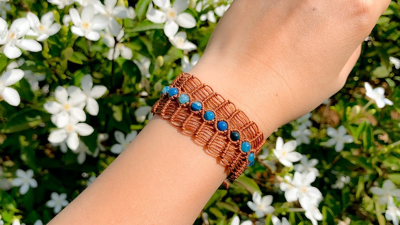Macrame bracelet tutorial: Macrame Fishbone Bracelet with Beads