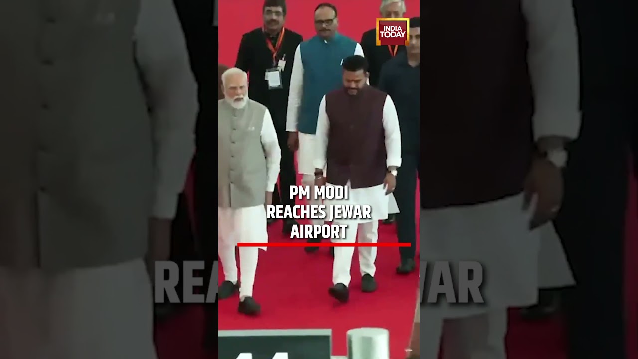 PM Modi Arrives at Noida International Airport in Jewar Ahead of Phase-1 Launch #pmmodi