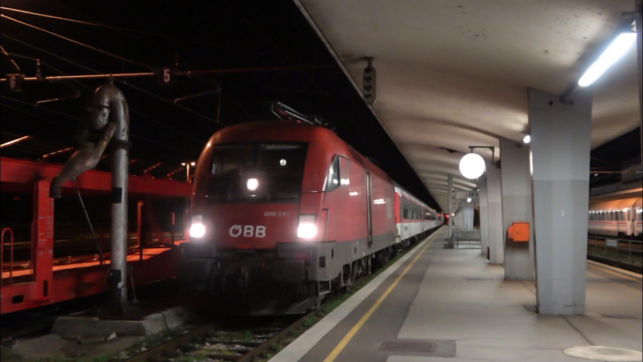 Trains in Slovenia 2022. Night traffic at Jesenice station
