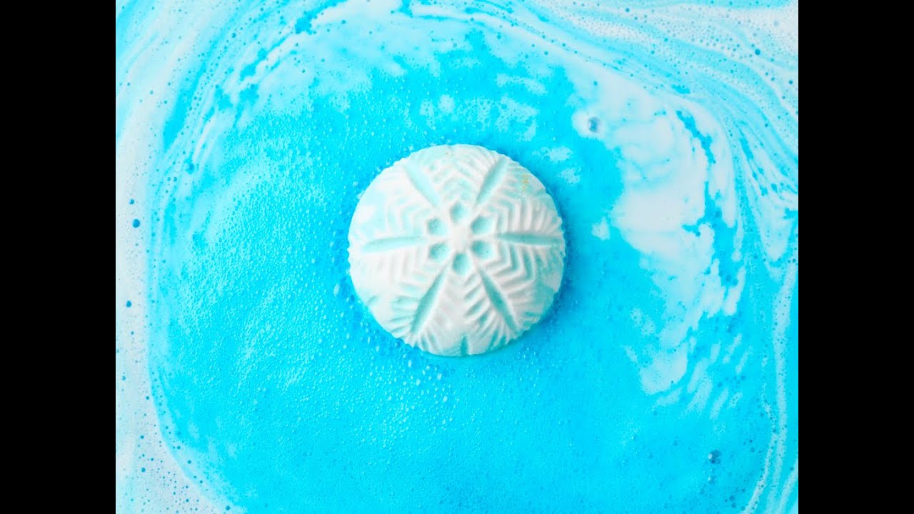 12 Days of Christmas Lush's Snowdrift Bath bomb - Bombed out.