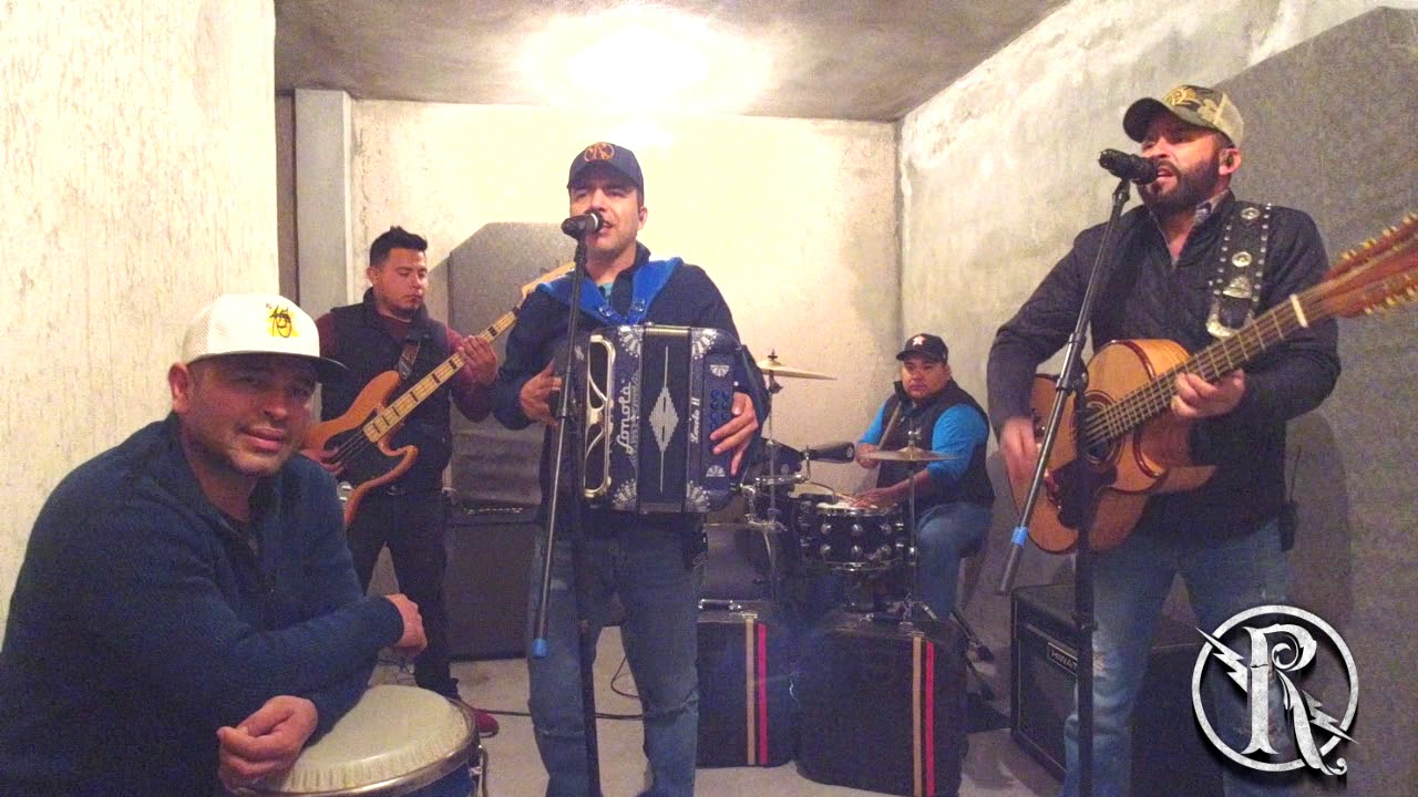 QUE BONITA CHAPARRITA-RELAMPAGUITOS