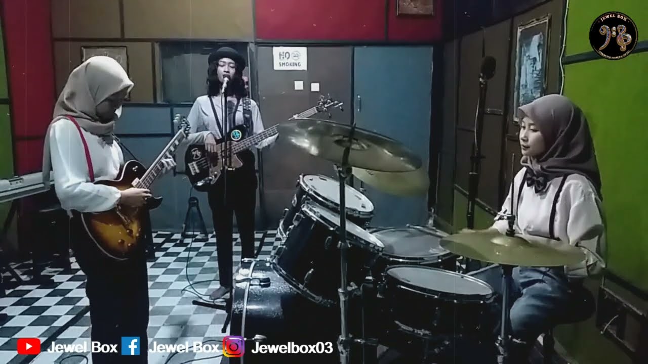 Fly Me To The Moon - Frank Sinatra (LIVE Cover by. Jewel Box)