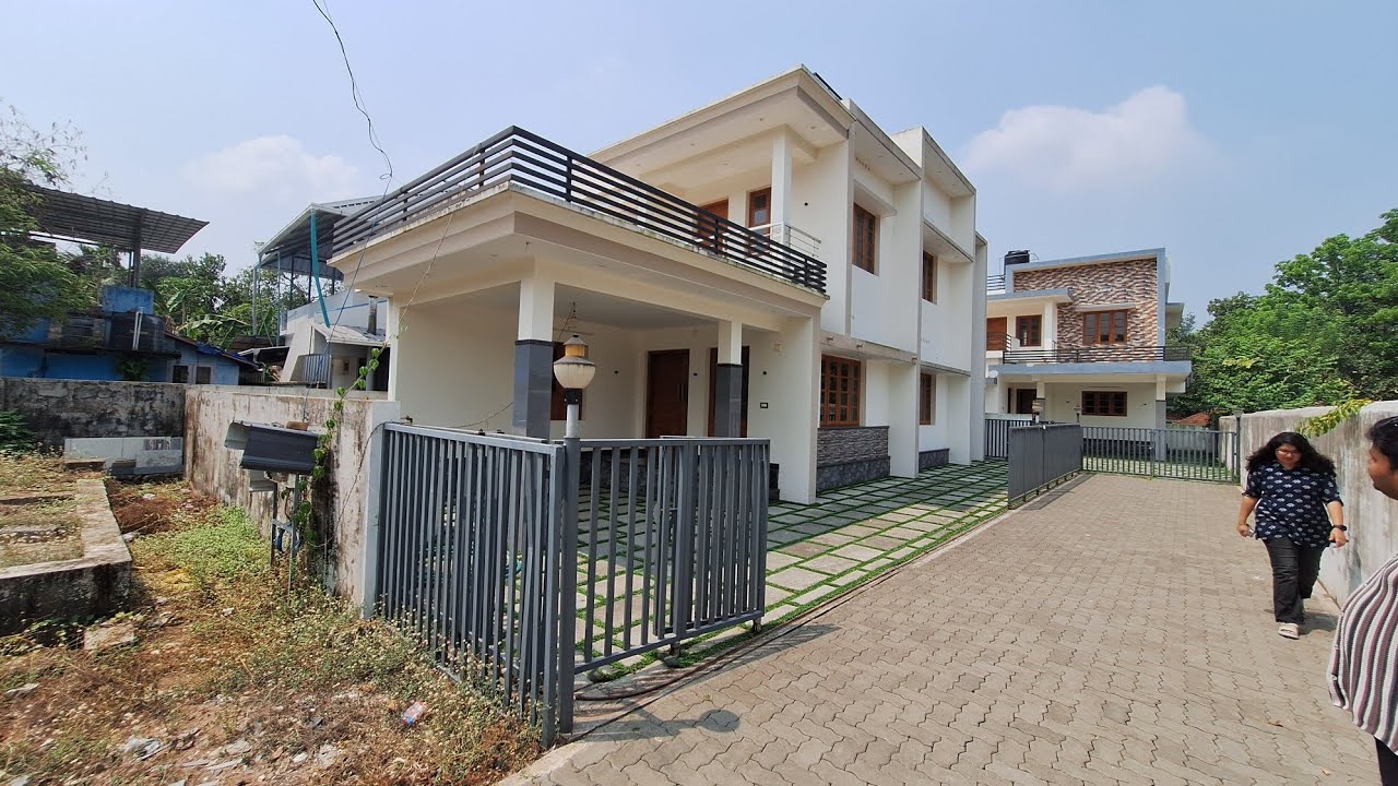 5 cent 1850 sqft 3 bhk hse in vengoor Angamaly pri e 70lakhs ☎️ 8921264378