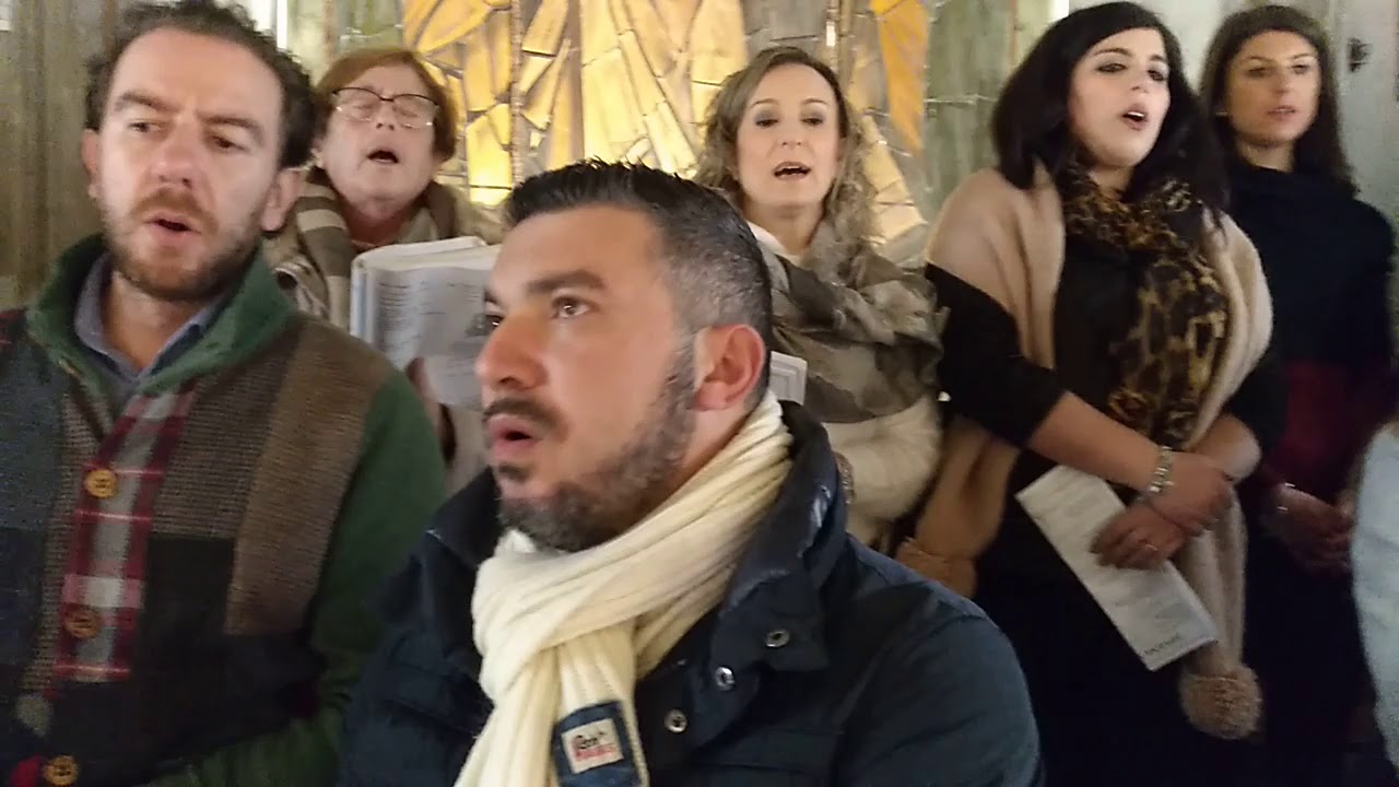 Prostrati adoriamo