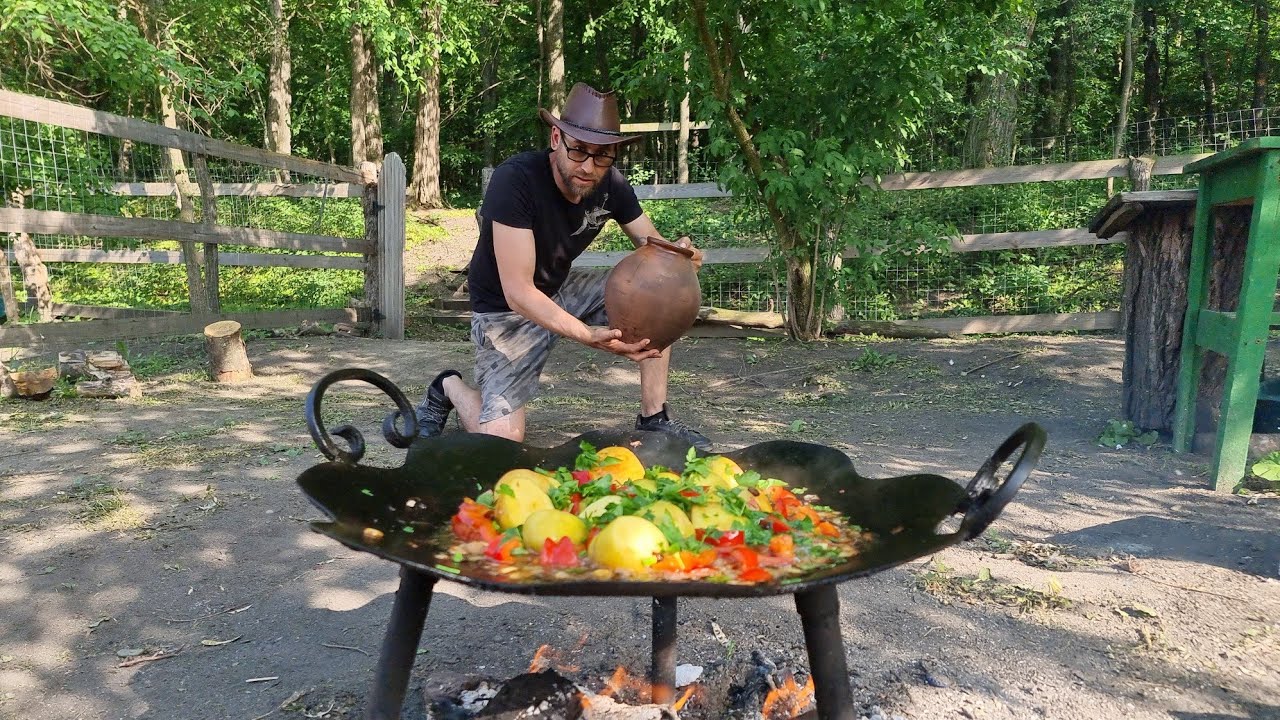 Am făcut cele mai gustoase coaste de porc cu legume în oala de lut! 🍖