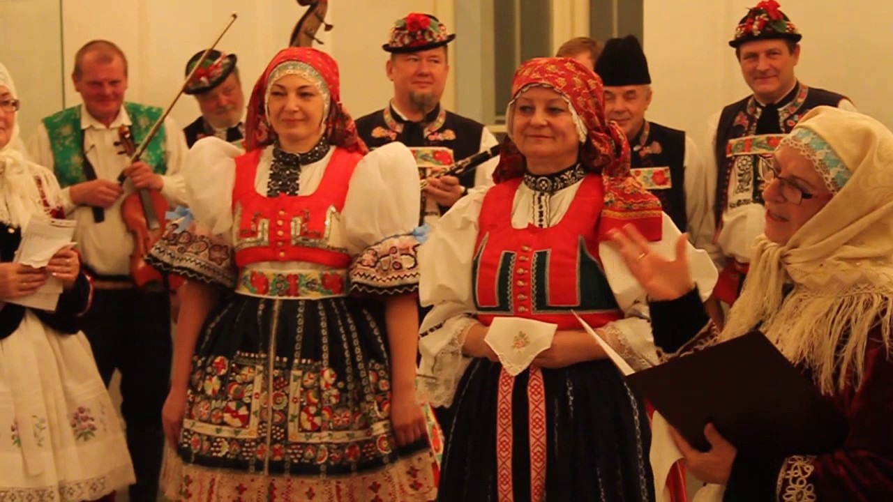 Slovácko - kroje 2017: kyjovské kroje, starý rekonstruovaný a současné - povídání o nich