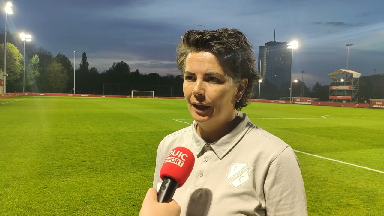 Linda Helbling na afloop van de wedstrijd FC Utrecht Vrouwen tegen PEC Zwolle Vrouwen