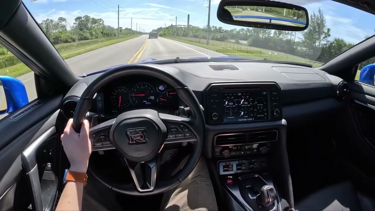 2023 Nissan GT-R Premium Solo Driving