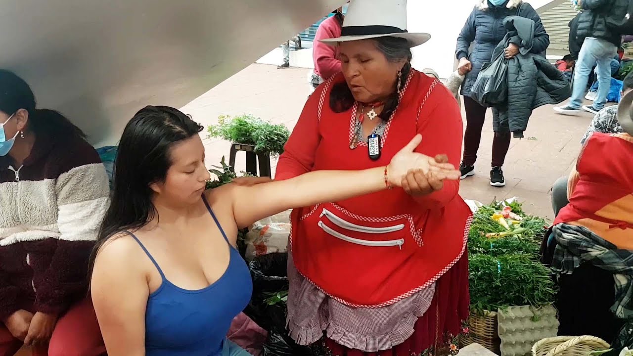 ROSITA MARIA CLASSIC SPIRITUAL CLEANSING AND MASSAGE AT MARKET 10 DE AGOSTO. ASMR ON LINE
