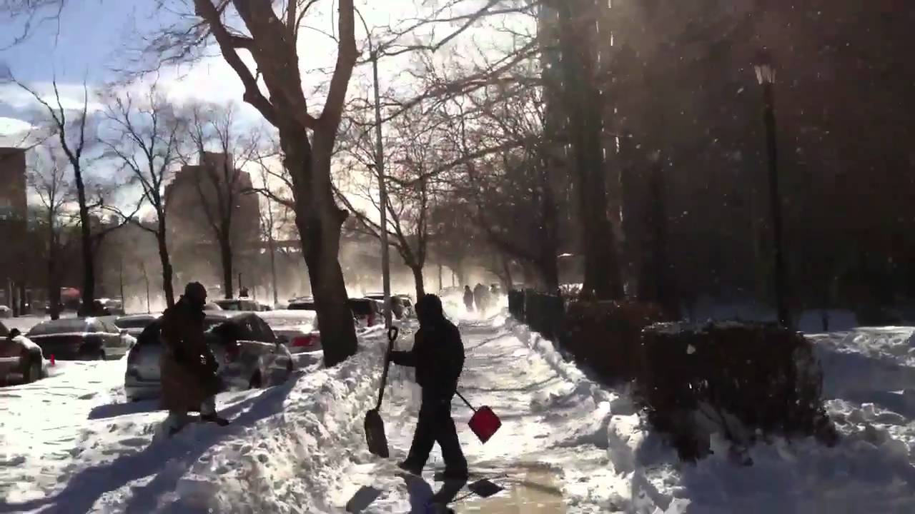 Snowstorm in NYC aftermath - Snowy Ocean Pkwy