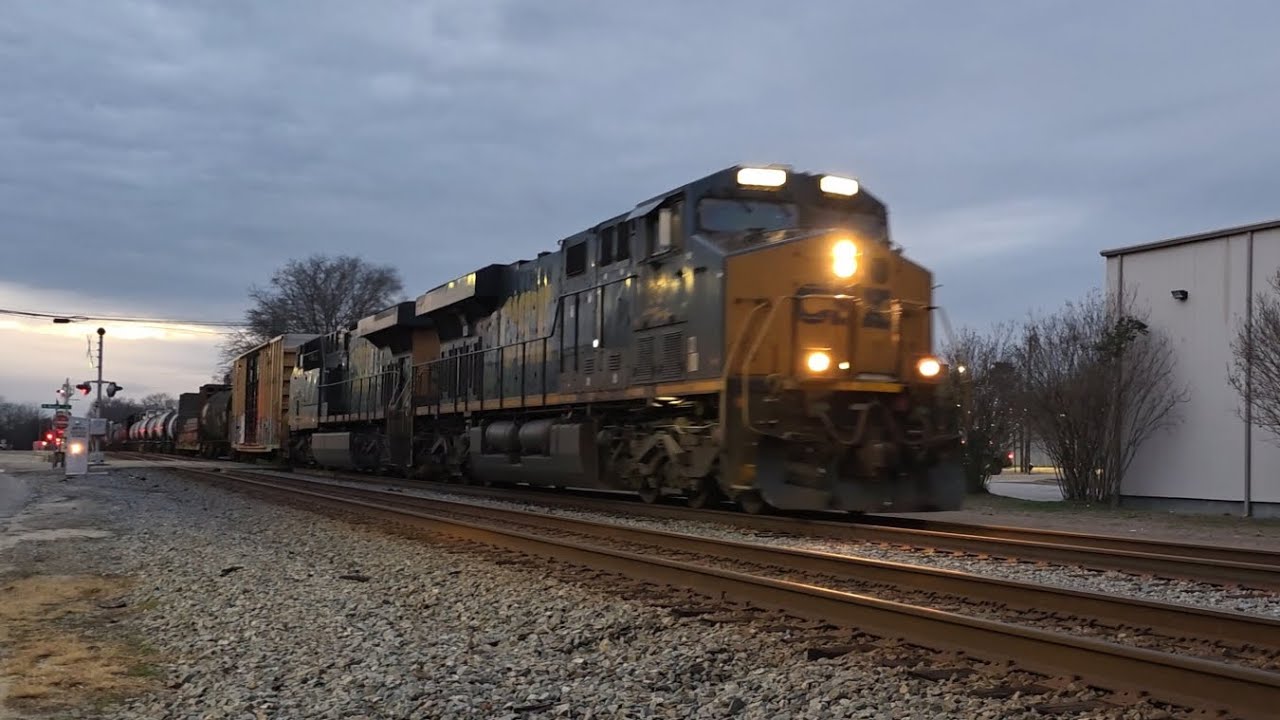 CSX 881 with An Awesome Narrow Font K5LA Horn Swap Leads CSX X583 by Dunn, NC 