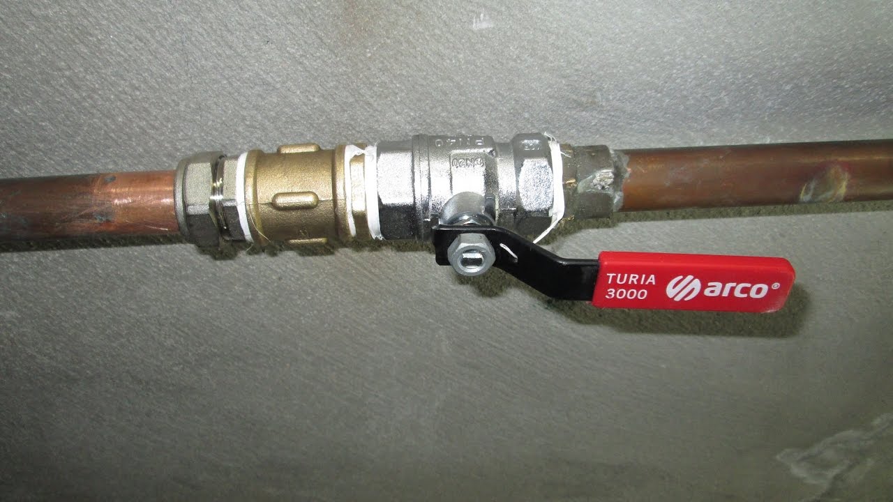 Cambio de una llave de paso que pierde agua, 04