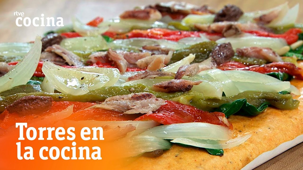 Cómo hacer coca de verduras y sardinas  - Torres en la Cocina | RTVE Cocina