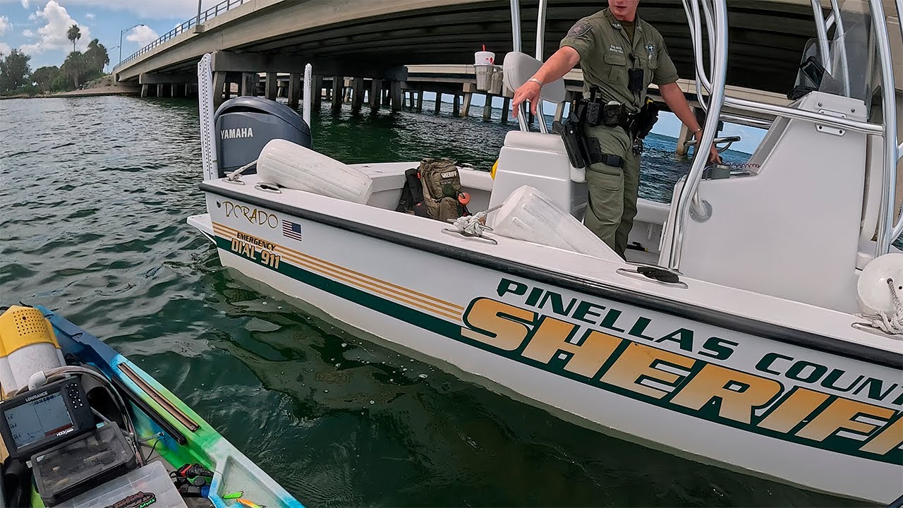me paro la policia #pesca #fishing #kayakfishing
