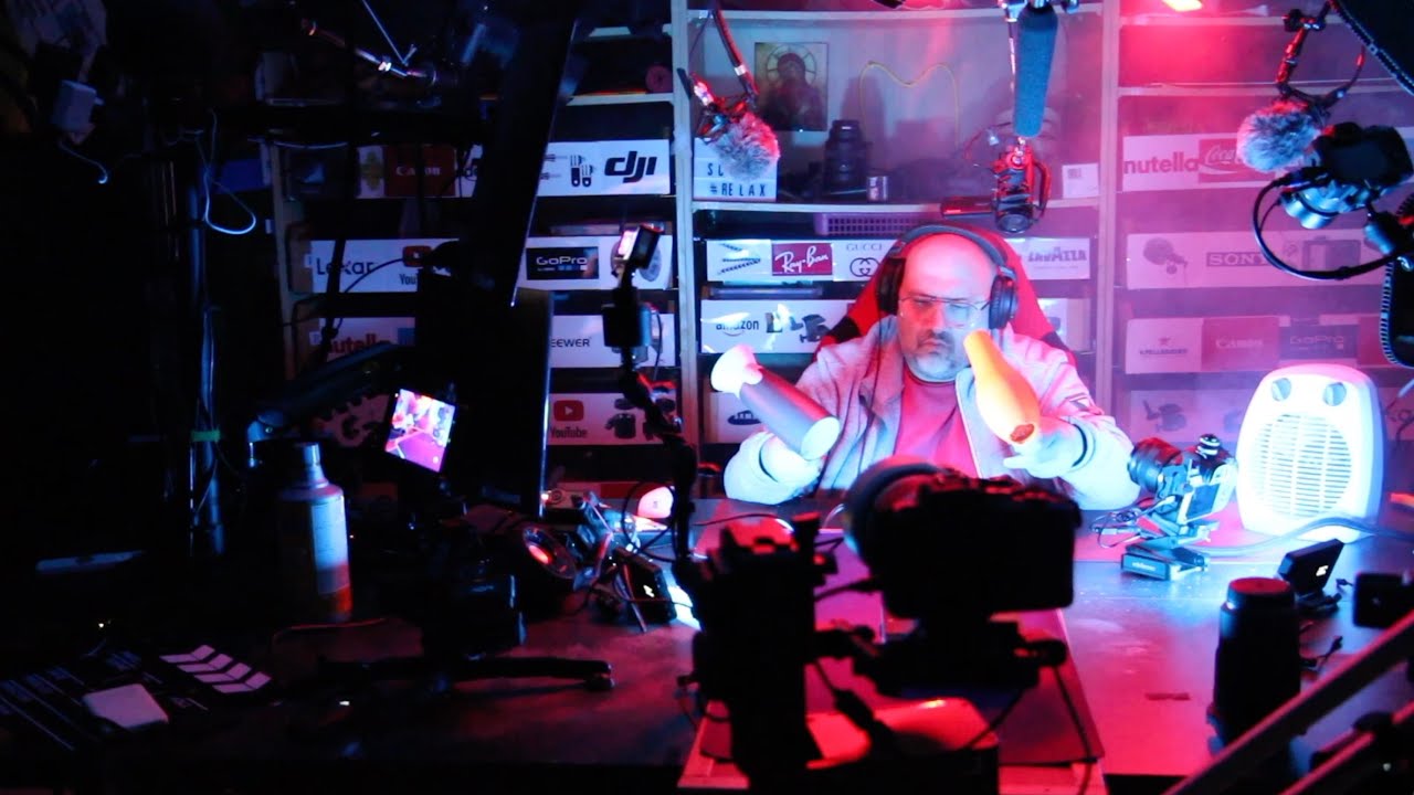 Esplora Dimensioni di Serenità: Asciugacapelli e Frequenze Bianche per Viaggiatori del Tempo