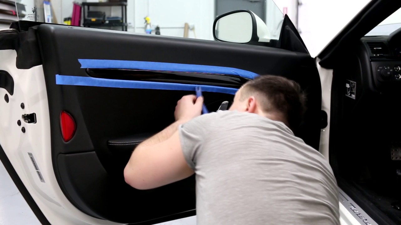 How to take  door handle and door panel off Maserati GranTourismo 2015