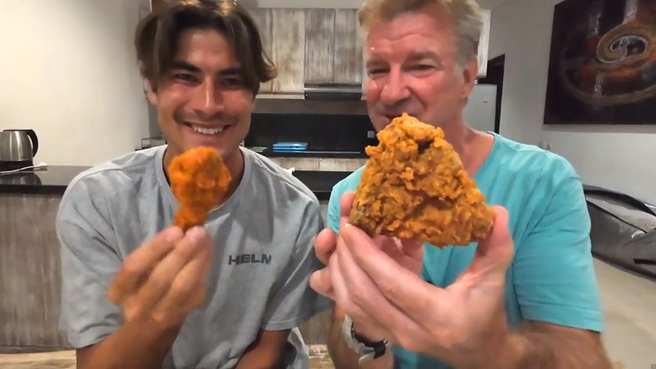 McDonalds Delivery in Bali, Indonesia - Eric Meal Time #919