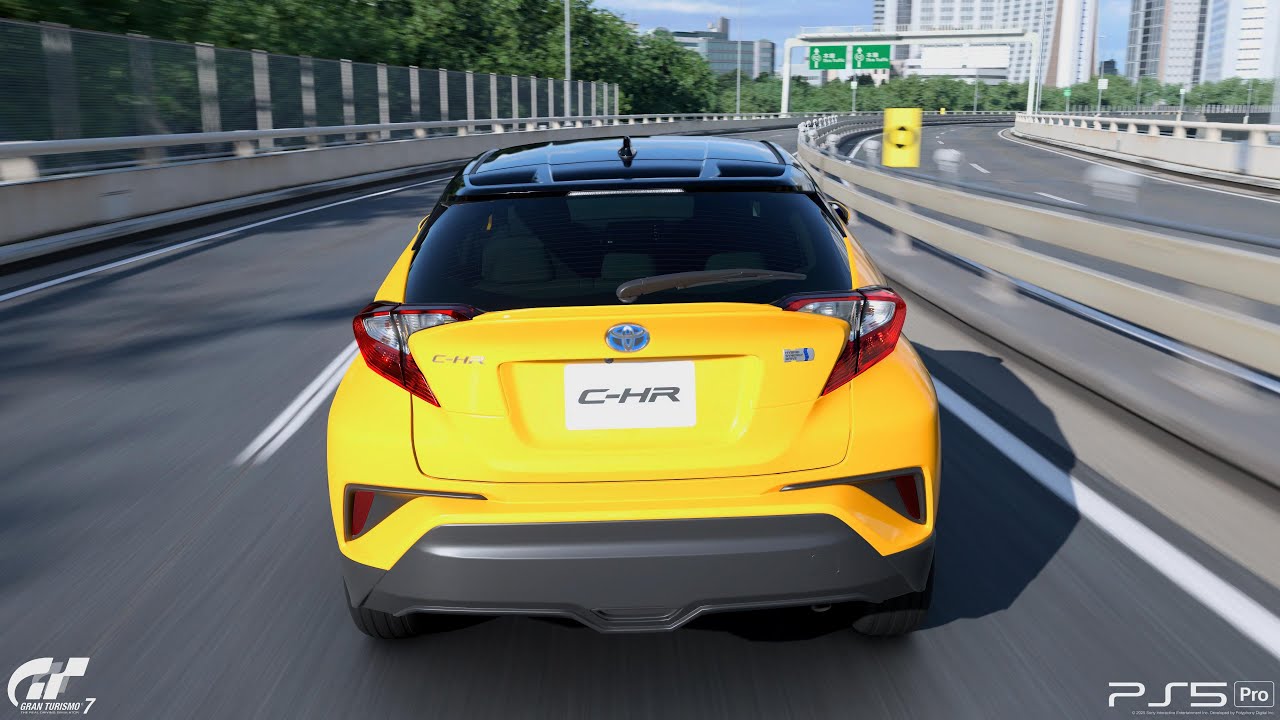 Gran Turismo 7 | Toyota C-HR S '18 - Tokyo Expressway Central Clockwise [4K PS5Pro]