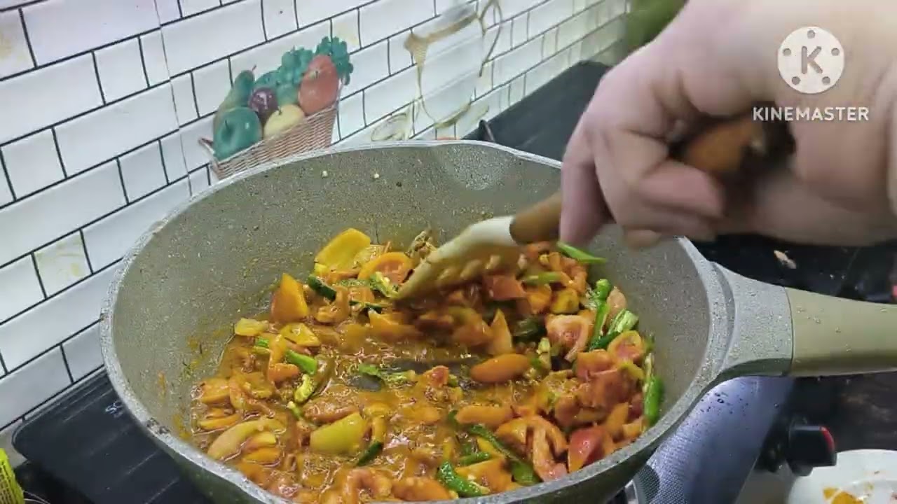 Kadhaichicken#*ghar ka khana*yeh mera first  vlog hai,dosubscribe my channel details in description.