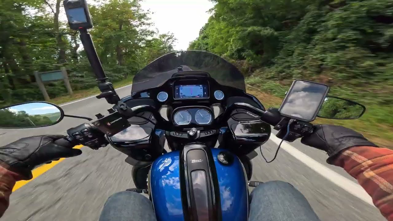 2022 Road Glide on the Blue Ridge Parkway [RAW] Engine sound only
