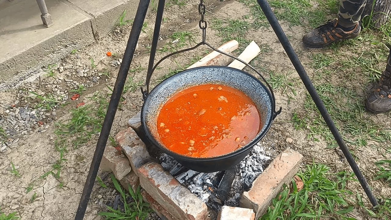 GULAS DE FASOLE (BABGULYAS) - A LA SANDU GOSPODARUL