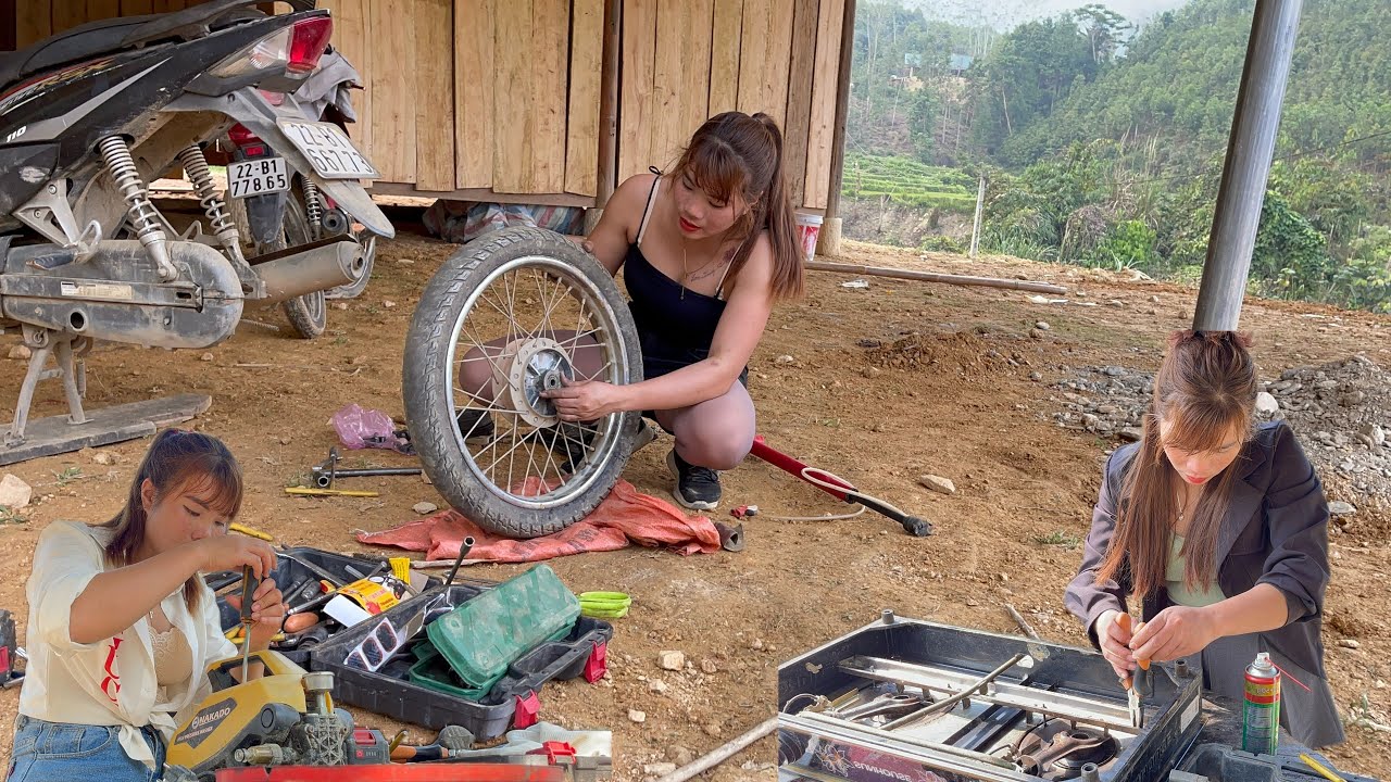 The mobile repair girl helped people repair broken appliances: gas stoves, pumps, motorbikes.