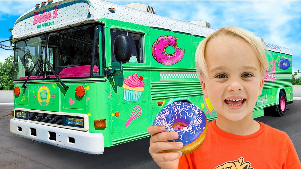 Крис и Майкл исследуют новый Uncle's Food Truck!