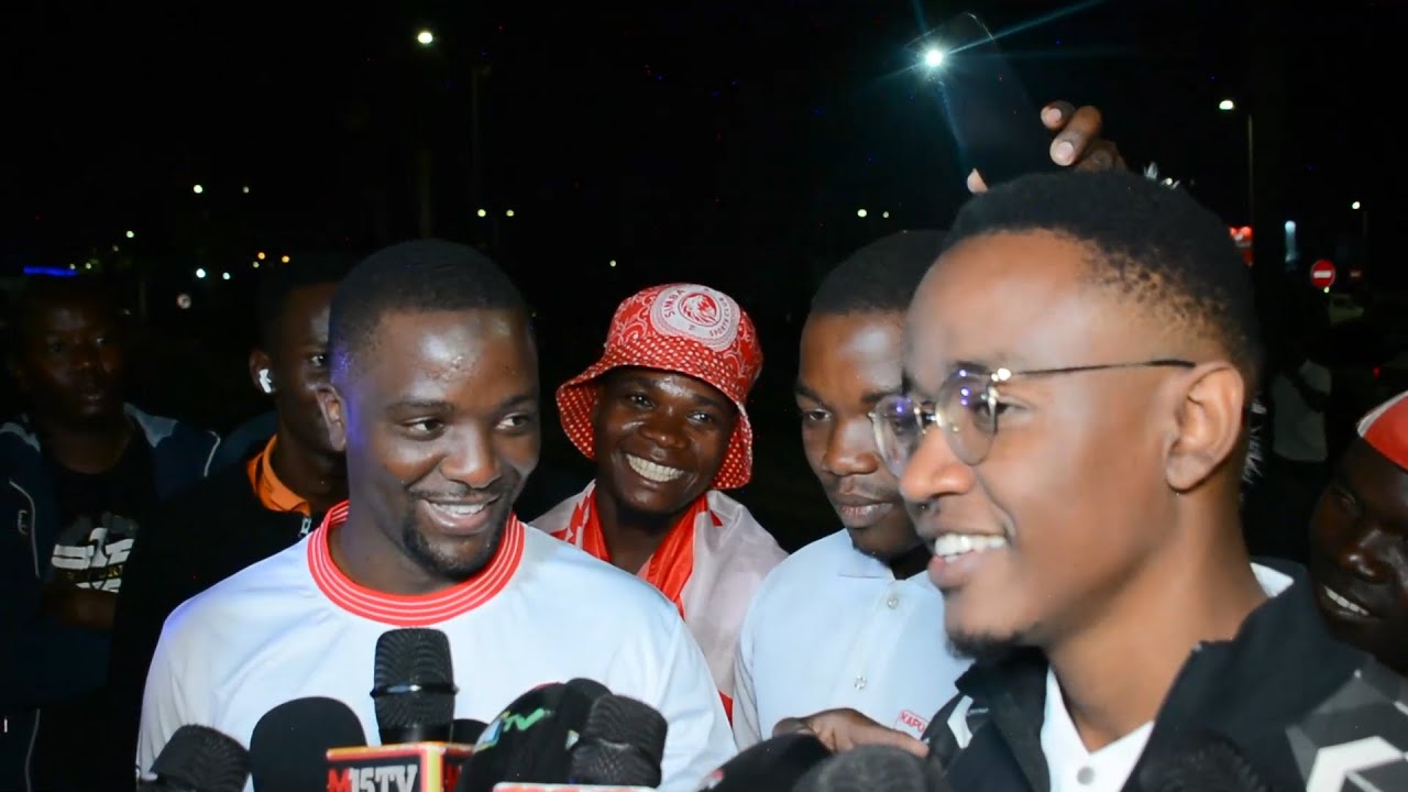 AHMED ALLY NA ALLY KAMWE USO KWA USO AIRPORT WAPIGANA VIJEMBE LIVE 