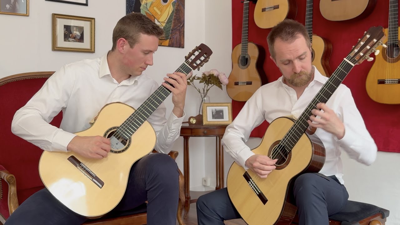Duo Les Sauvages plays 