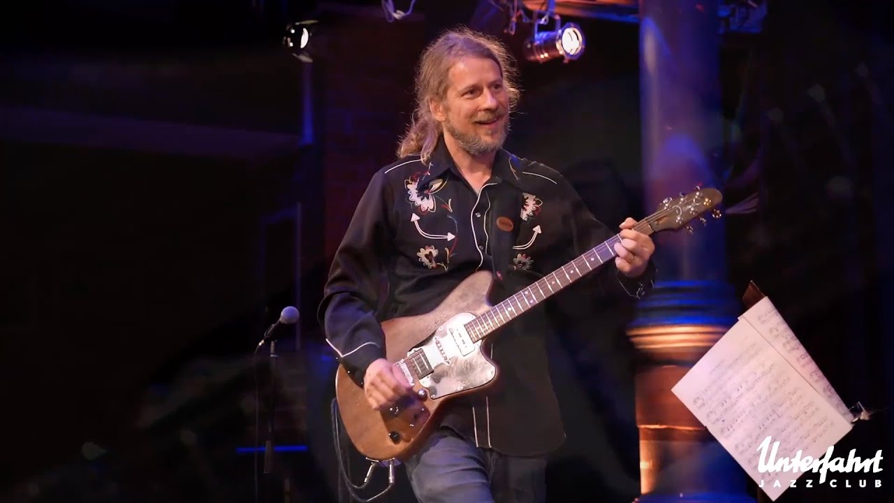 Kalle Kalima&acute;s Long Winding Road in concert: Little One/ Hotel California