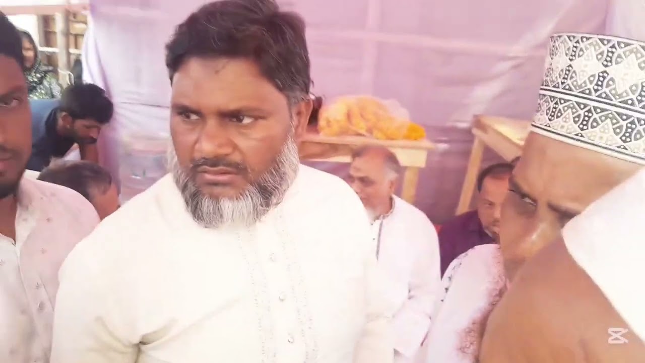 ঢাকা-১২ আসনের বিজয় অর্জনকারী দাঁড়িপাল্লার প্রার্থী  সাইফুল আলম খান মিলন কাওরান বাজারে ব্যানার খুলেন।