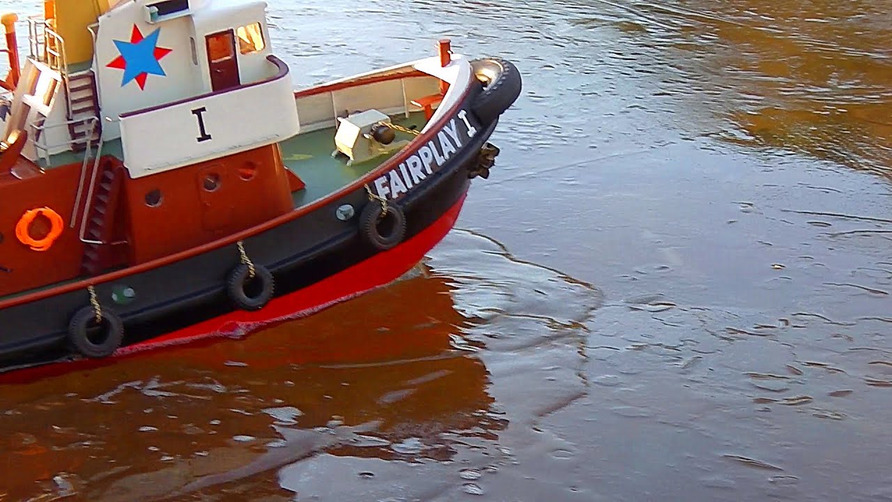 ICE BREAKING RC Harbour TUG Fairplay Hamburg